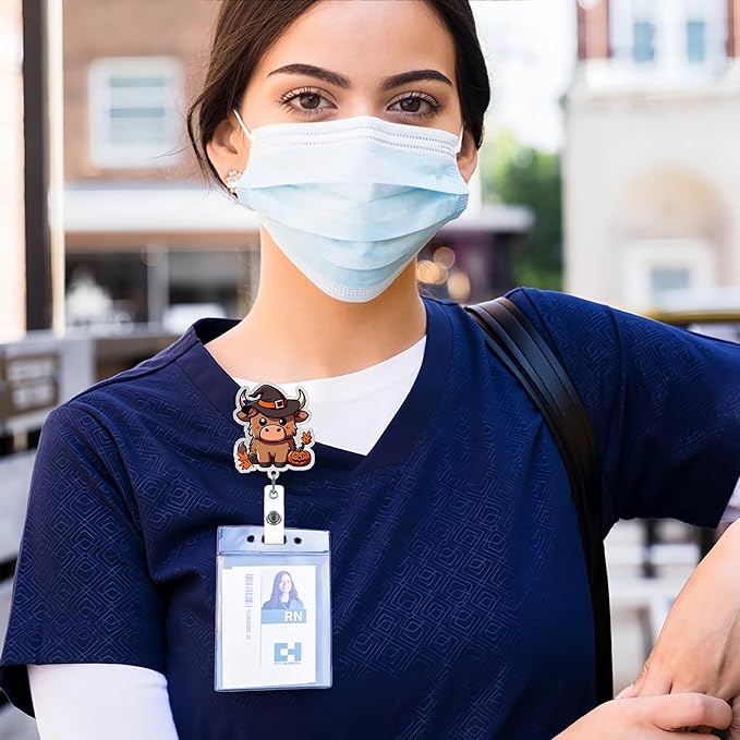 Halloween Cow Badge Reel Retractable Acrylic ID Clip with Swivel Alligator Clip Cartoon Highland Cow ID Tag Card Holder Clip for Nursing Student, Doctor Medical Worker Alligator Badge Accessories