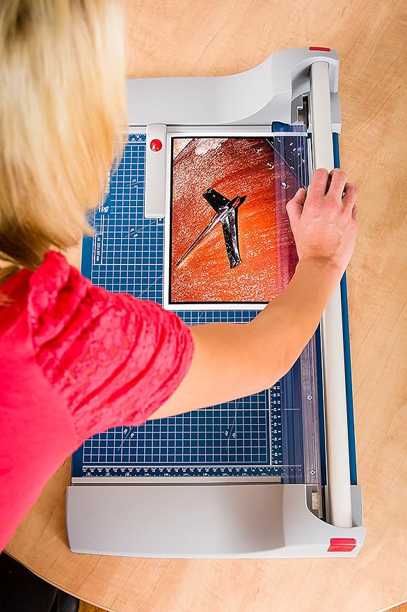 Dahle 442 Premium Rotary Trimmer, 20" Cut Length, 30 Sheet Capacity, Self-Sharpening, Automatic Clamp, German Engineered Paper Cutter