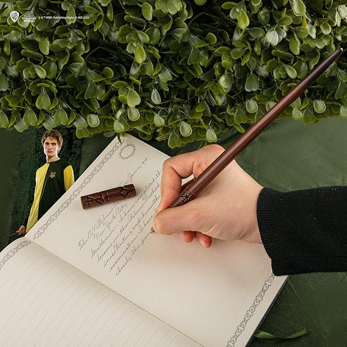 Cinereplicas Harry Potter - Cedric Diggory Wand Pen with Stand & Lenticular Bookmark - Official License